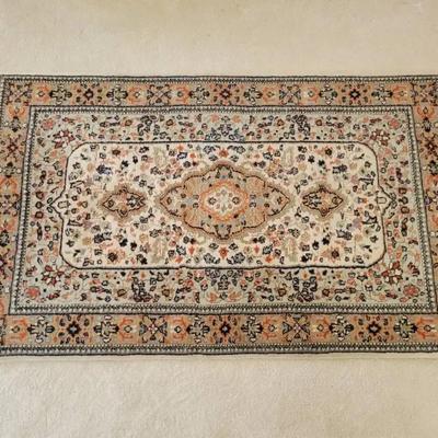 Hand-Woven Oriental Area Rug | Traditional Medallion Design