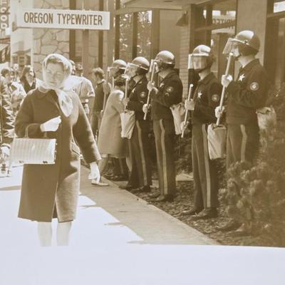 Sale Photo Thumbnail #142