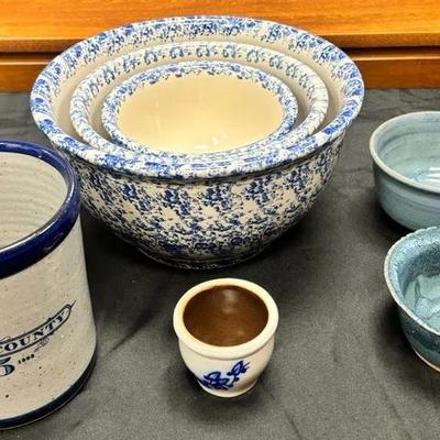Ceramic/Art Pottery Lot Incl. 3 Blue & White Spongeware Bowls, Salmon Falls Stoneware Blueberry Vine