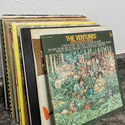 Lot of 20 Vintage Records The Moms and the Dads Bing Crosby