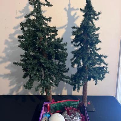 Vickerman 3’ Artificial Trees with Natural Bark