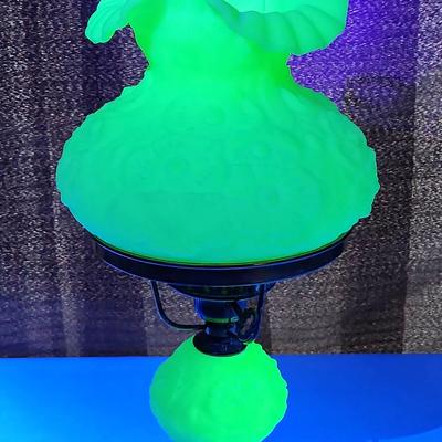 Vintage Fenton "Gone With The Wind" Poppy Lamp Made of Satin Uranium 