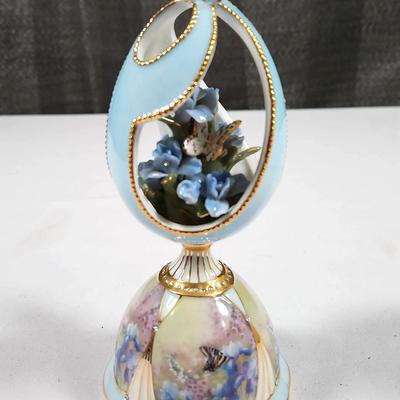 Lena Liu "Flights of Fancy" Heirloom Porcelain Musical Egg