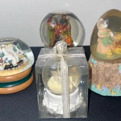 Snowglobe Collection 