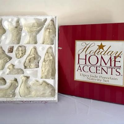Holiday Home Accents 13 Pcs Jade Porcelain Nativity Set