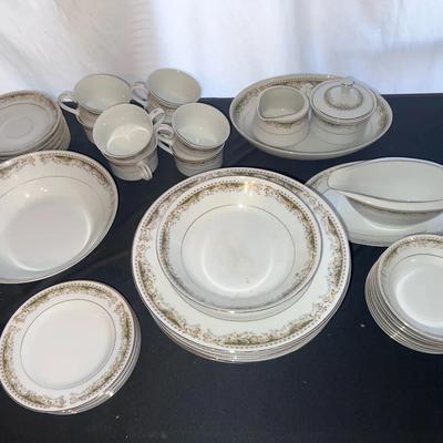 Queen Anne Signature Collection Select Fine China