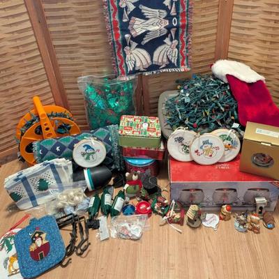 Assorted Christmas Décor & Holiday Table Linens Lot (Runner, Placemats, Towels, Ornaments & Lights)