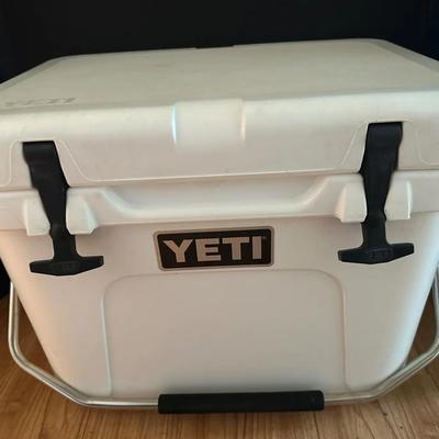 YETI Hard Cooler White – Heavy Duty Rotomolded Ice Chest 