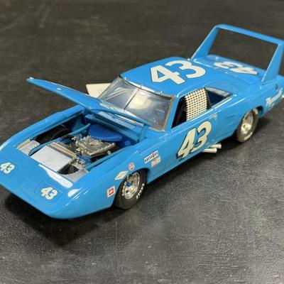 Sale Photo Thumbnail #147