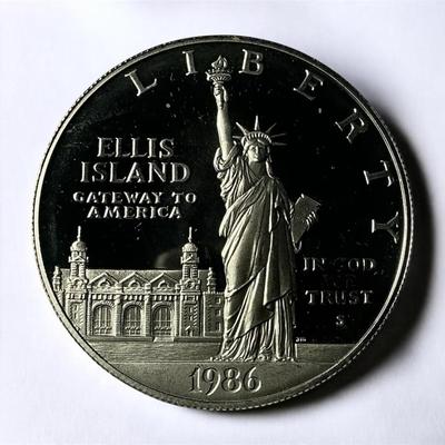 1986 Statue of Liberty Centennial Silver Dollar (CVO72)