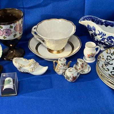 Wedgwood Royal Wedding Thimble & Decorative Porcelain/China Items