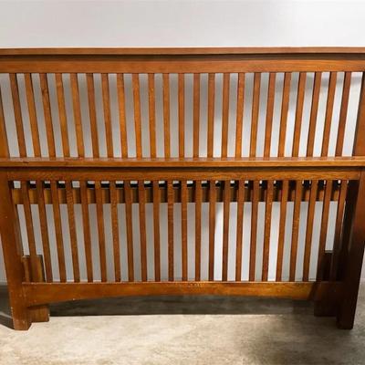 Vaughan Furniture Co Mission Style Queen Bedframe (69 x 50 Headboard)