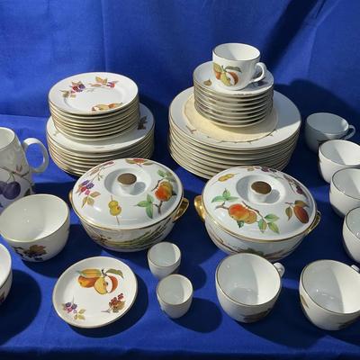 Royal Worcester Evesham China Place Setting For 8
