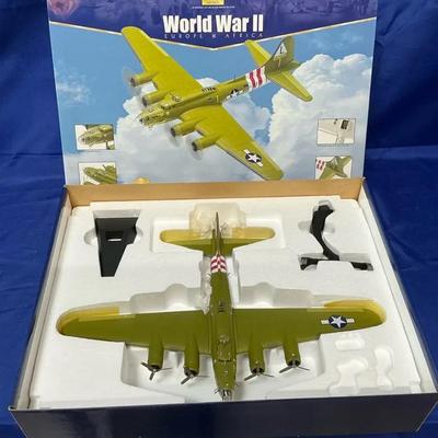 The Aviation Archive World War II Boeing B-17 1:72 Scale Airplane Model