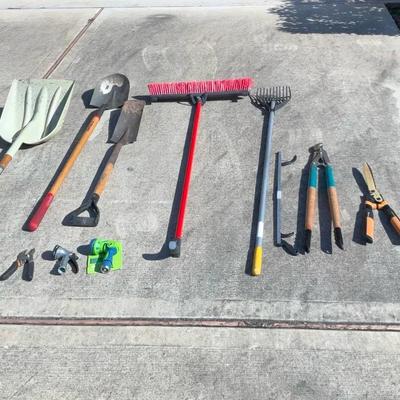 Outdoor Yard Tools 