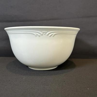 Pfaltzgraff Filigree Stoneware Bowl