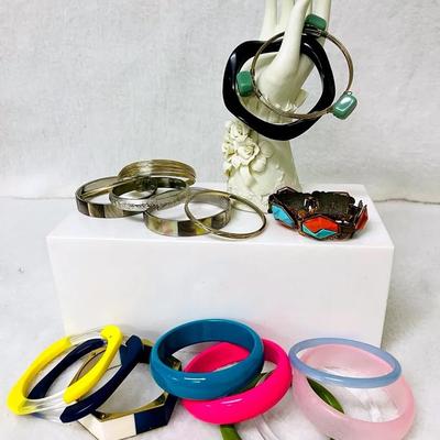 Plastic and Metal Fashion Bracelets