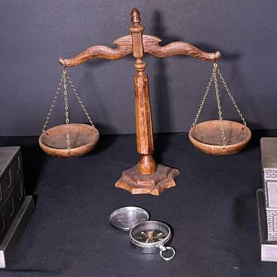 Wooden Scale & Banks 