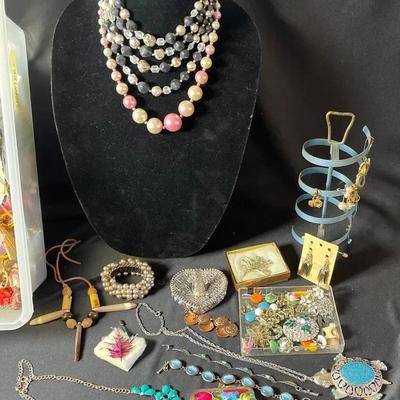 Costume Jewelry Vintage Variety with Ring Holder (Lot 6)