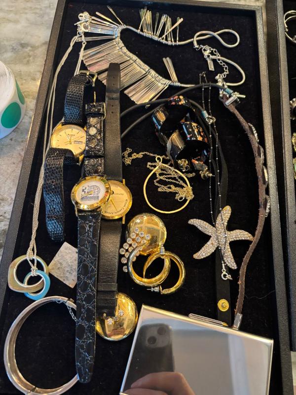 Sale Photo Thumbnail #361