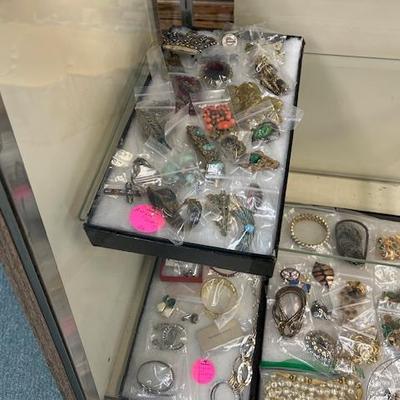 Sale Photo Thumbnail #20