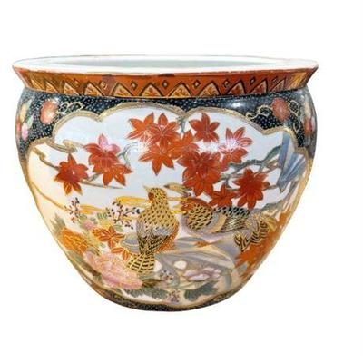 Lot 041 
Chinese Porcelain Decorative Planter, Contemporary