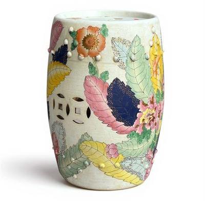 Lot 025-Sil  
Chinese Tobacco Leaf Garden Stool