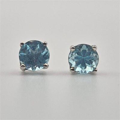 Sale Photo Thumbnail #16: Lot 019   
925 Sterling Silver Blue Topaz Stud Earrings