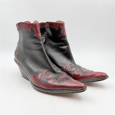 Sale Photo Thumbnail #35: Lot 200-004  
Donald J Pliner Western Style Boots, Vintage 90s