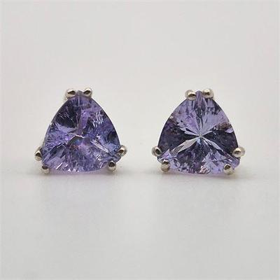 Sale Photo Thumbnail #19: Lot 034  
925 Sterling Silver Tanzanite Stud Earrings