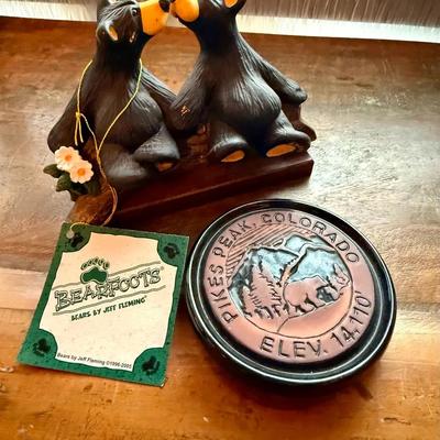 Mountain Lodge Décor Lot – Bear Figurine with Pikes Peak Colorado Souvenir Plaque
