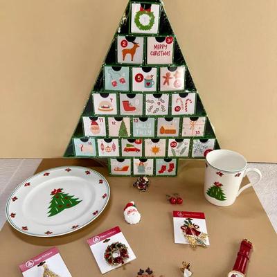 A Modest Christmas – Christopher Stuart Holiday Decor & Tabletop Lot