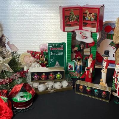 Kid’s Christmas Decor Collection – Festive & Family-Friendly Holiday Lot
