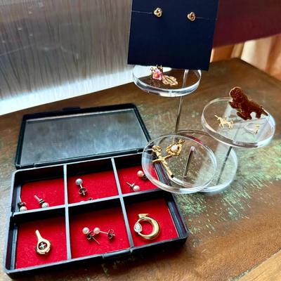 Mini Jewelry Box with Mixed Trinkets Including 14K Unicorn Charm
