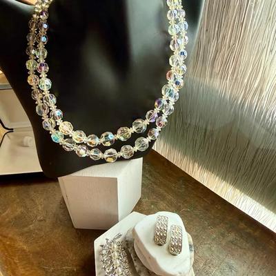 Iridescent Elegance – Statement Costume Jewelry Set