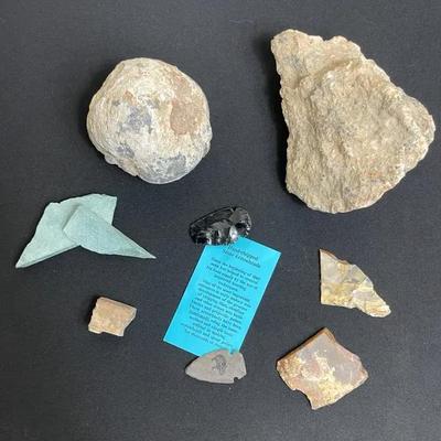 Nature’s Treasures: Raw Stone, Arrowhead-Style & Mineral Study Lot
