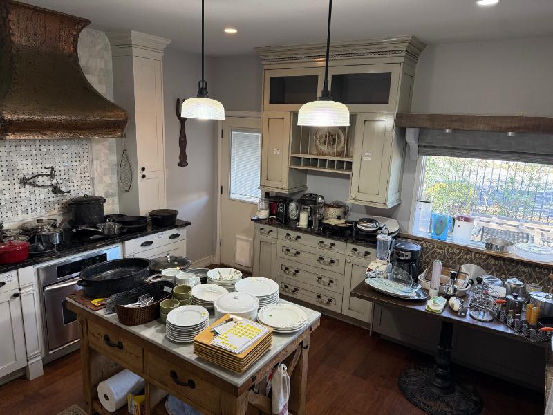 Sale Photo Thumbnail #10