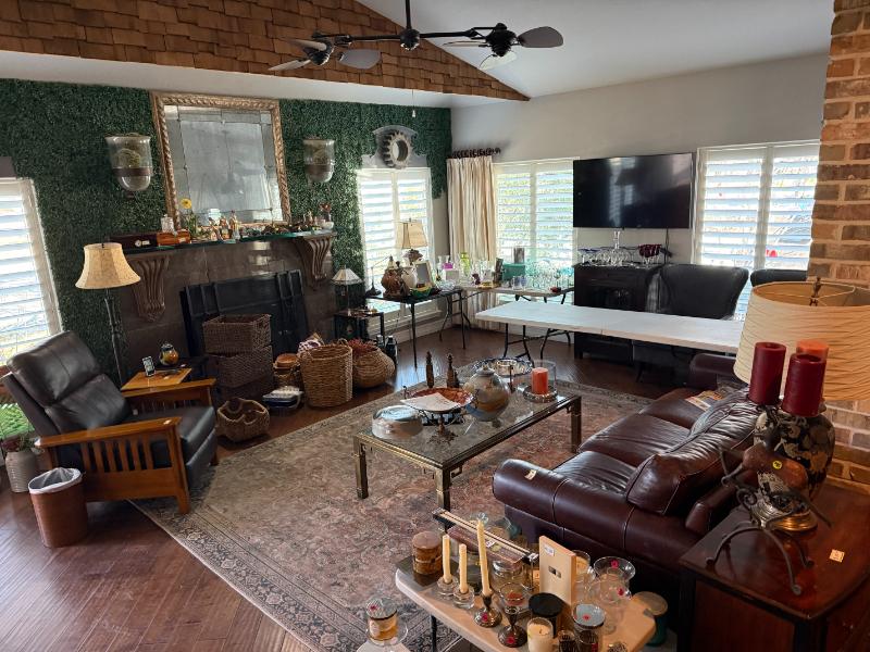 Sale Photo Thumbnail #15