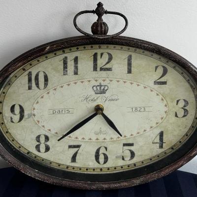  Paris-Style Oval Wall Clock – Distressed Finish