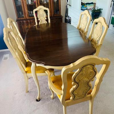French country style dining table and chairs 