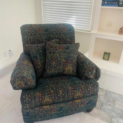 Sale Photo Thumbnail #2: Vintage Living Room Armchair