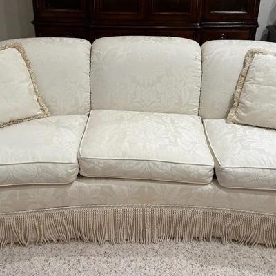 Kindle Vintage Creamy White Sofa 