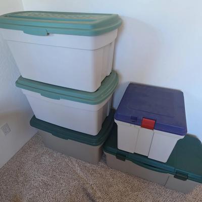 Rubbermaid Containers