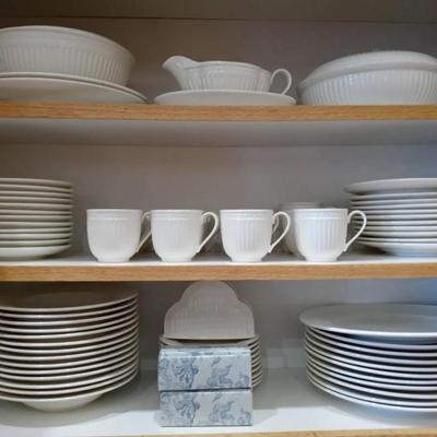 Complete Set of Mikasa Dishes "Italian Countryside"