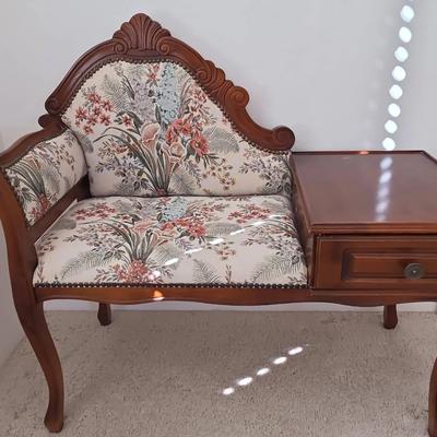 Louis XV-style Telephone Bench/Gossip Bench with a Floral Upholstered Seat and a Mahogany Finish