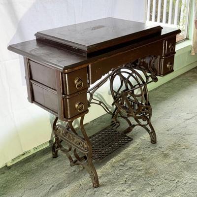 Antique Arlington Treadle Sewing Machine - Possibilities!