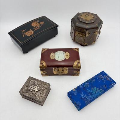 Vintage Jewelry & Treasure Boxes