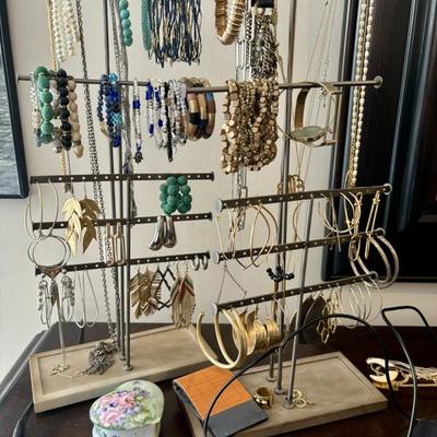 Sale Photo Thumbnail #53