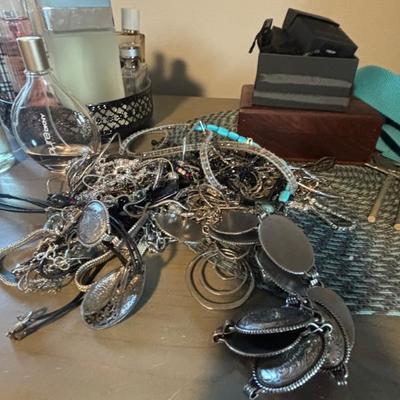 Sale Photo Thumbnail #33