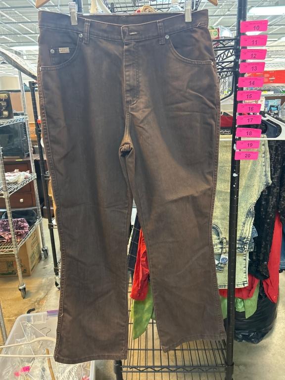 Sale Photo Thumbnail #10